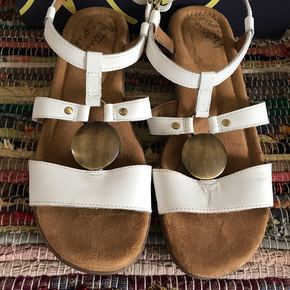 Natural Soul White Sandals size 9W